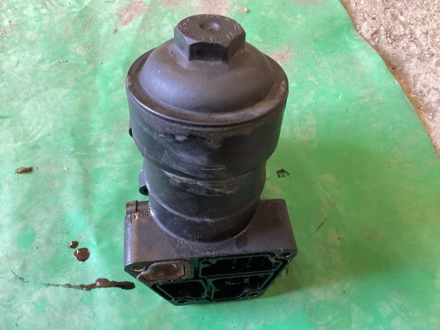 bontott VW PASSAT B7 Olajszűrő Ház