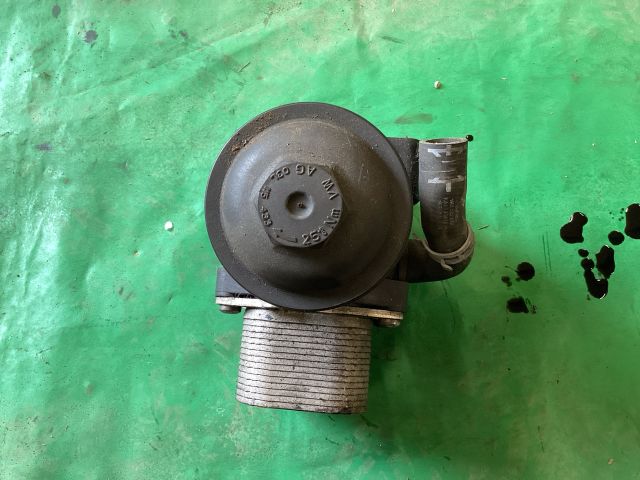 bontott VW PASSAT B7 Olajszűrő Ház