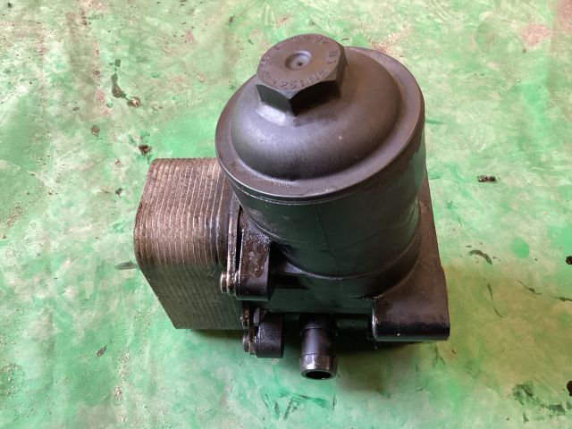 bontott VW PASSAT B7 Olajszűrő Ház