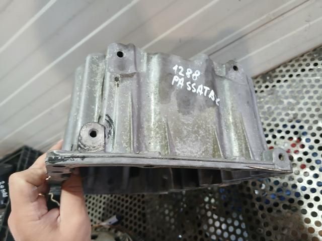 bontott VW PASSAT B7 Olajteknő