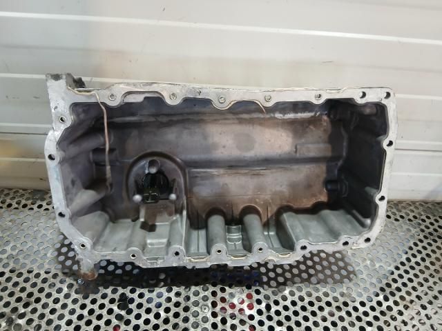 bontott VW PASSAT B7 Olajteknő