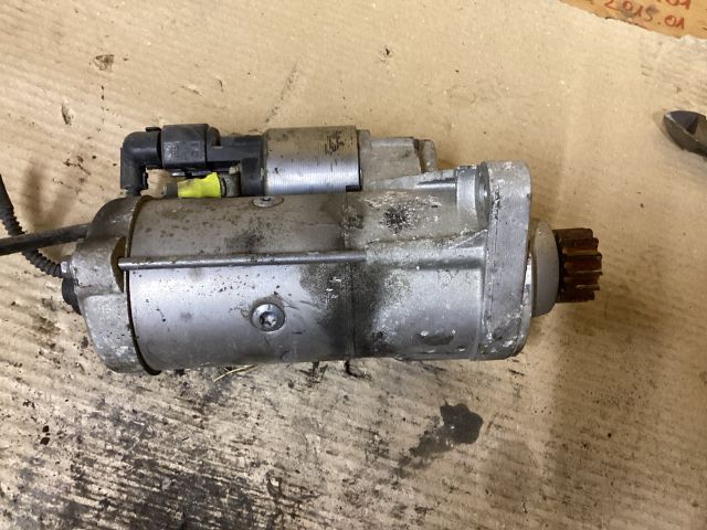 bontott VW PASSAT B7 Önindító