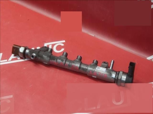 bontott VW PASSAT B7 Porlasztó Sor / Híd