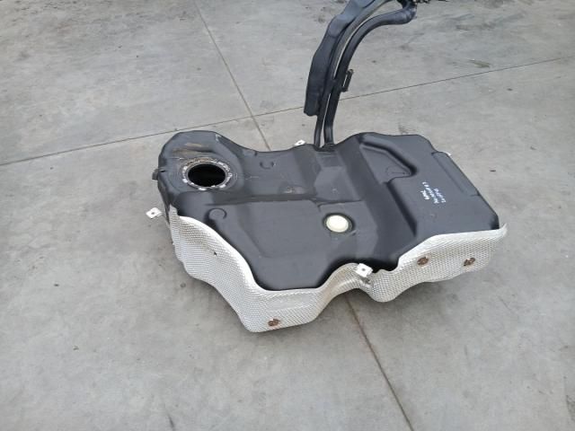 bontott VW PASSAT B7 Tank