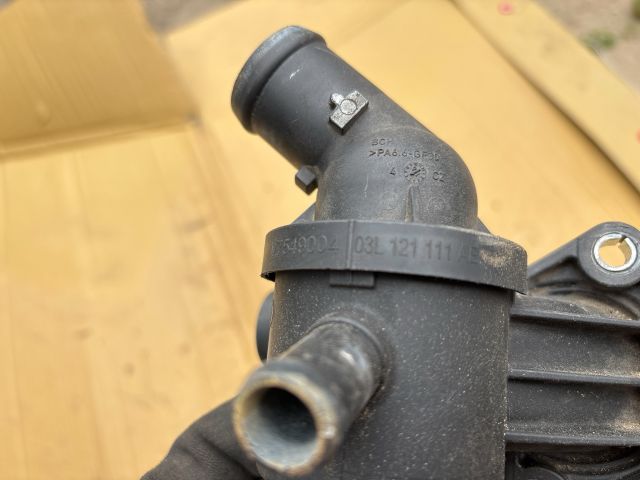 bontott VW PASSAT B7 Termosztátház