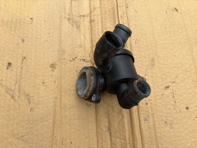 bontott VW PASSAT B7 Termosztátház