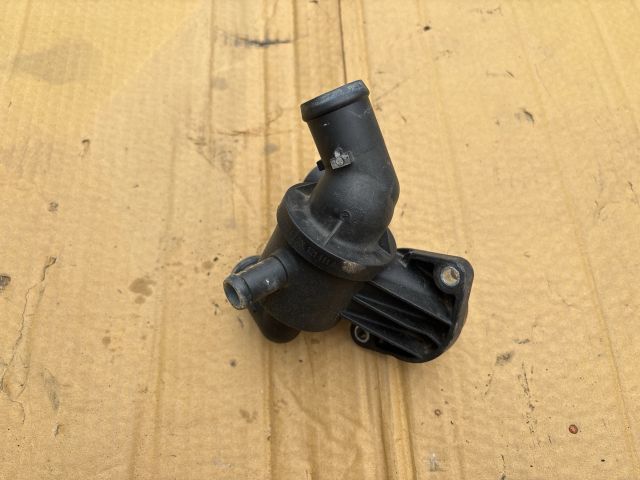 bontott VW PASSAT B7 Termosztátház