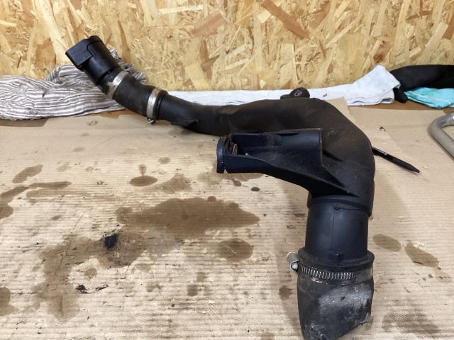 bontott VW PASSAT B7 Turbócső