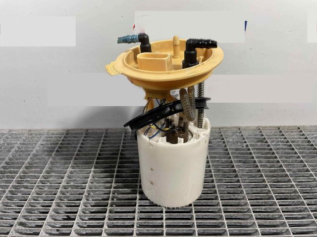 bontott VW PASSAT B7 Üzemanyag Szivattyú