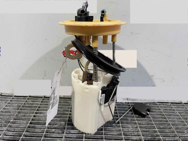 bontott VW PASSAT B7 Üzemanyag Szivattyú