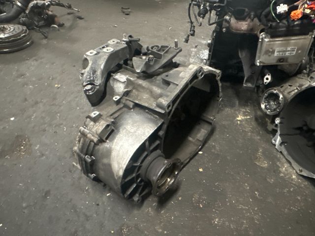 bontott VW PASSAT B7 Váltó (Mechanikus)