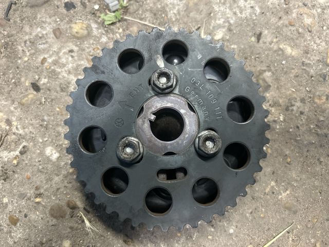 bontott VW PASSAT B7 Vezérműkerék