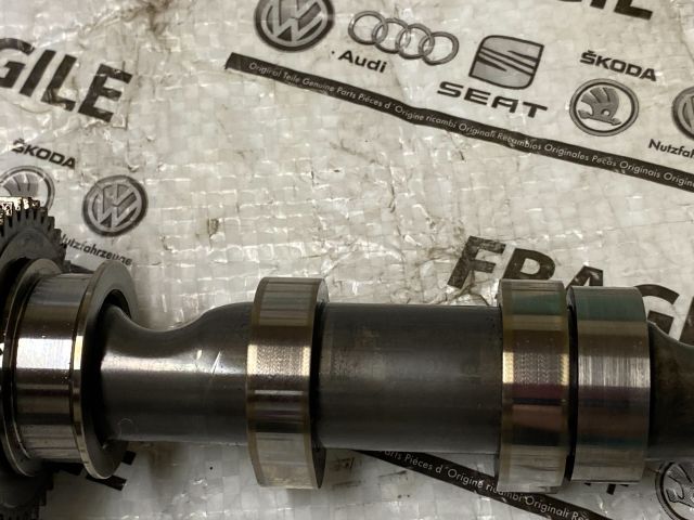 bontott VW PASSAT B7 Vezérműtengely (Magában)