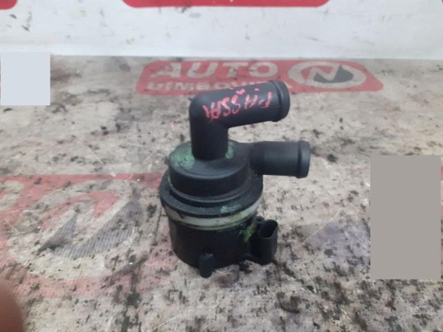 bontott VW PASSAT B7 Vízpumpa