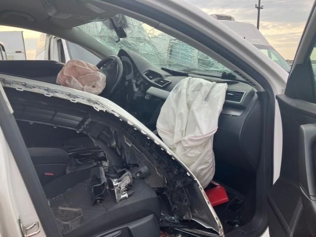 bontott VW PASSAT B7 Vízpumpa