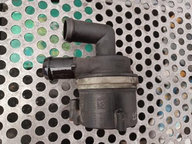 bontott VW PASSAT B7 Vízpumpa