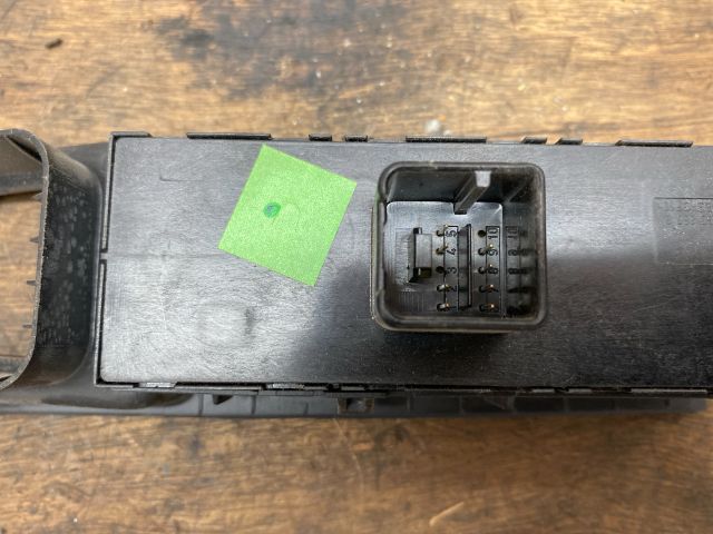 bontott VW PASSAT B7 Ablakemelő Kapcsoló Négyes / Kettes