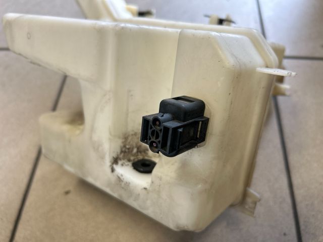 bontott VW PASSAT B7 Ablakmosó Tartály