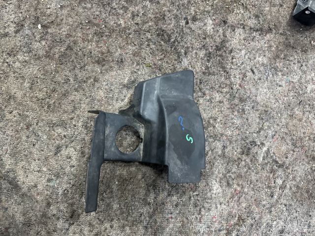 bontott VW PASSAT B7 Alsó Hűtő Légterelő