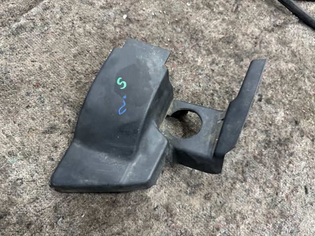 bontott VW PASSAT B7 Alsó Hűtő Légterelő