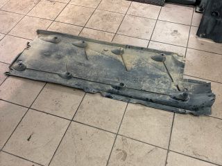 bontott VW PASSAT B7 Alsó Padlólemez Burkolat