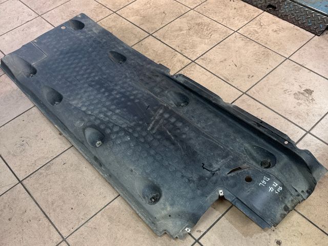 bontott VW PASSAT B7 Alsó Padlólemez Burkolat