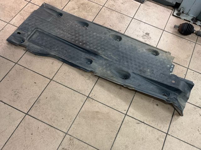 bontott VW PASSAT B7 Alsó Padlólemez Burkolat