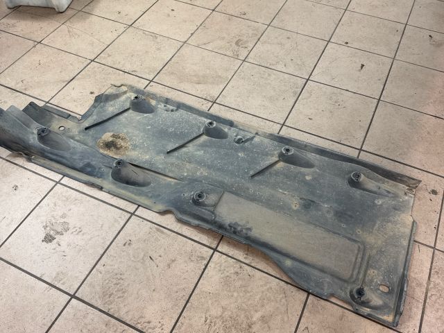 bontott VW PASSAT B7 Alsó Padlólemez Burkolat