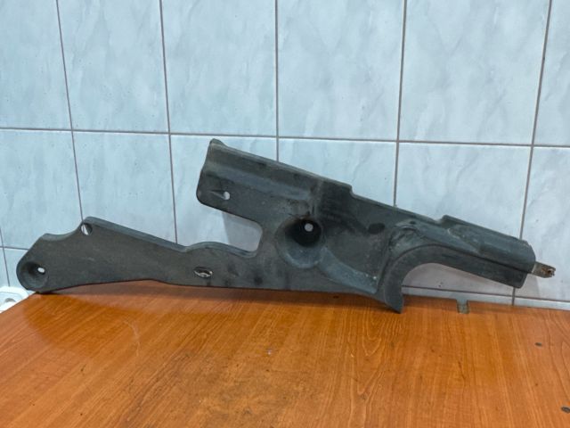 bontott VW PASSAT B7 Alsó Padlólemez Burkolat