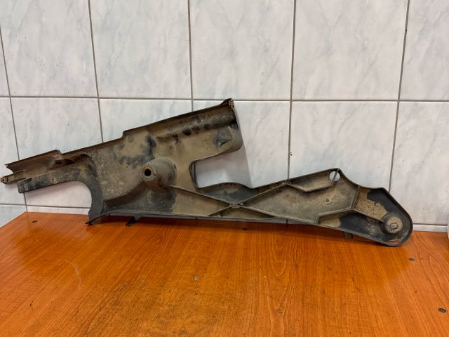 bontott VW PASSAT B7 Alsó Padlólemez Burkolat