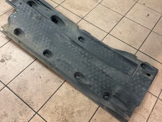 bontott VW PASSAT B7 Alsó Padlólemez Burkolat