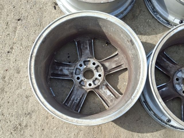 bontott VW PASSAT B7 Alufelni Szett