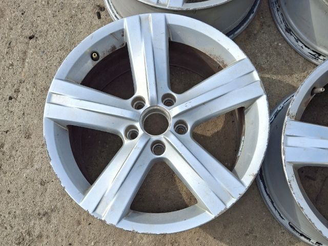 bontott VW PASSAT B7 Alufelni Szett