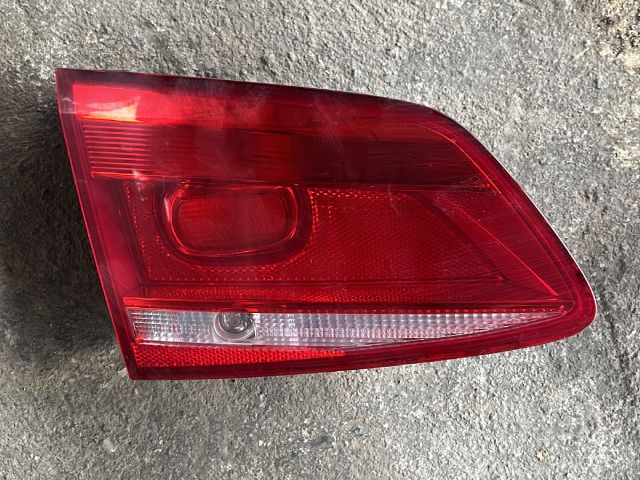 bontott VW PASSAT B7 Bal Belső Hátsó Lámpa