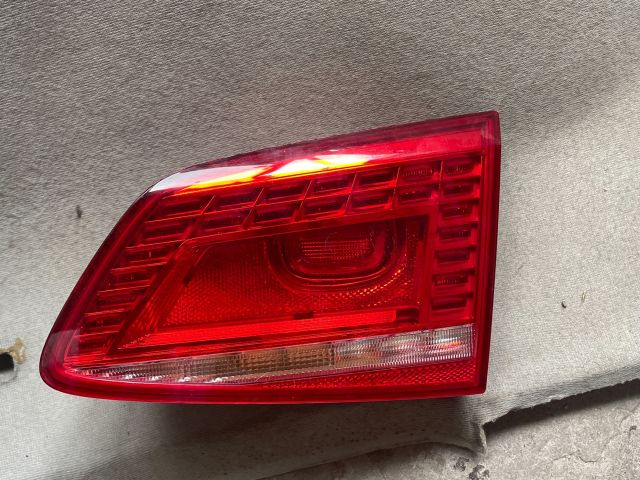 bontott VW PASSAT B7 Bal Belső Hátsó Lámpa
