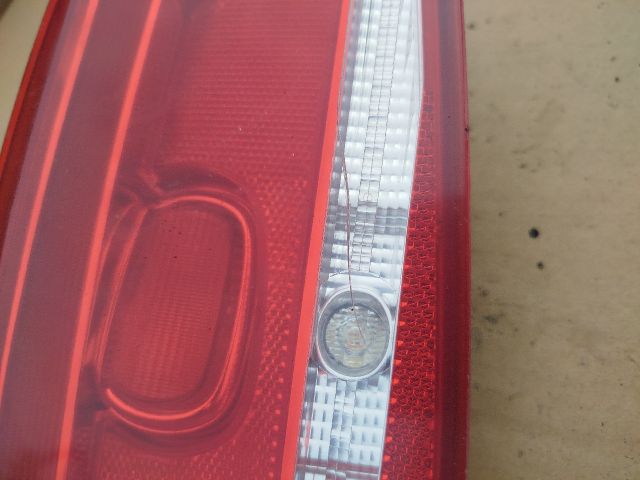 bontott VW PASSAT B7 Bal Belső Hátsó Lámpa
