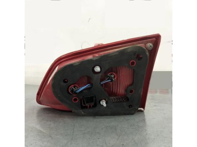 bontott VW PASSAT B7 Bal Belső Hátsó Lámpa