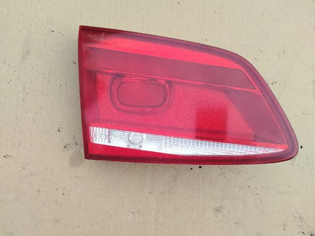 bontott VW PASSAT B7 Bal Belső Hátsó Lámpa