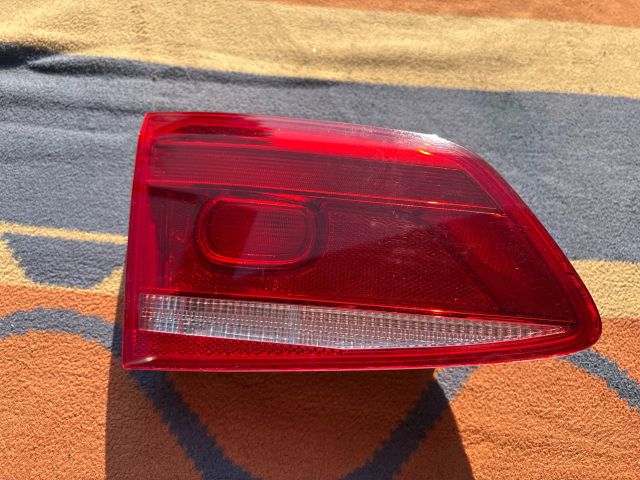 bontott VW PASSAT B7 Bal Belső Hátsó Lámpa