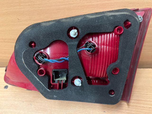 bontott VW PASSAT B7 Bal Belső Hátsó Lámpa