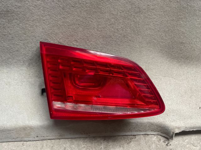 bontott VW PASSAT B7 Bal Belső Hátsó Lámpa