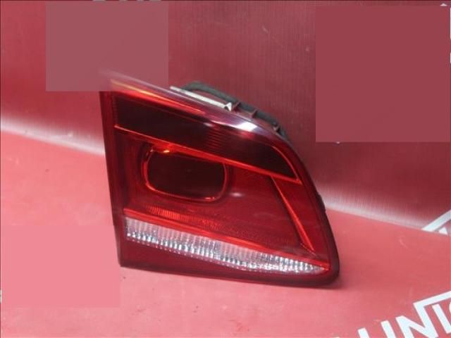 bontott VW PASSAT B7 Bal Belső Hátsó Lámpa