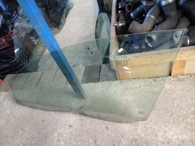 bontott VW PASSAT B7 Bal első Ablak