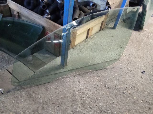 bontott VW PASSAT B7 Bal első Ablak