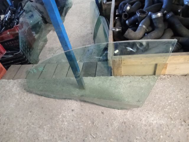 bontott VW PASSAT B7 Bal első Ablak