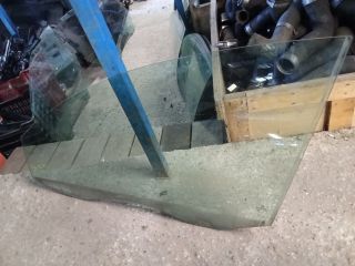 bontott VW PASSAT B7 Bal első Ablak