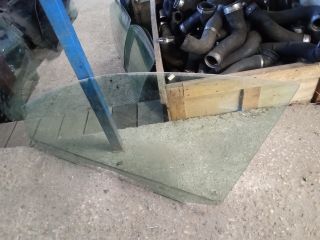 bontott VW PASSAT B7 Bal első Ablak