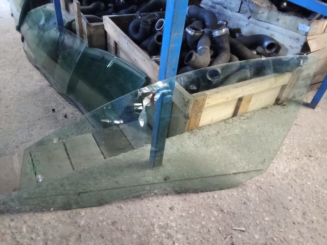 bontott VW PASSAT B7 Bal első Ablak