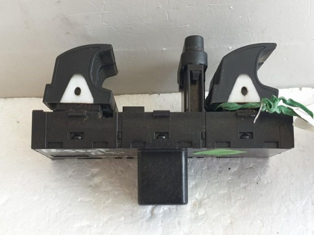 bontott VW PASSAT B7 Bal első Ablakemelő Kapcsoló