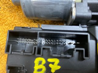 bontott VW PASSAT B7 Bal első Ablakemelő Motor